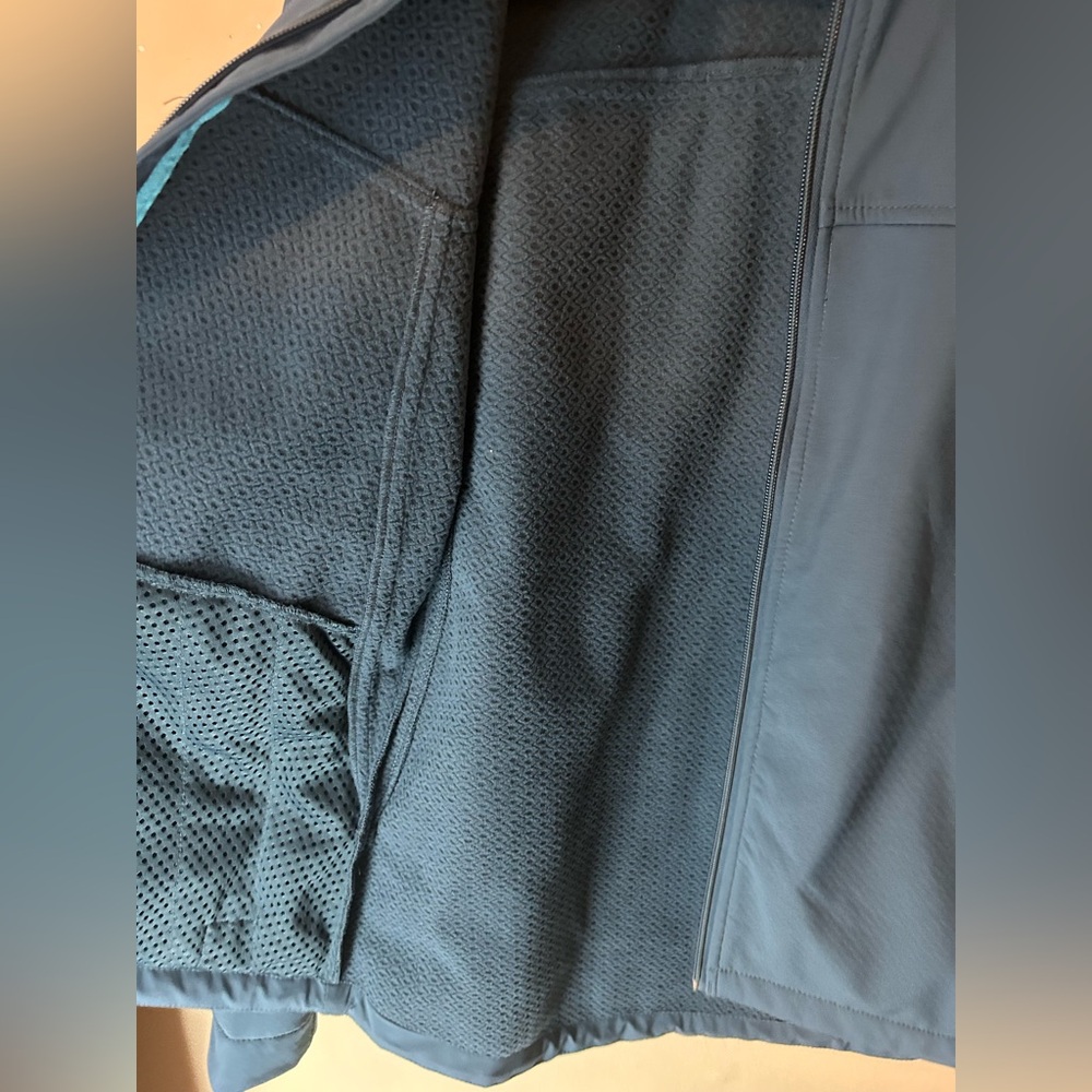 NWOT Women’s Ariat Team Softshell Jacket Deep Petroleum Blue Size M Western - Picture 8 of 15